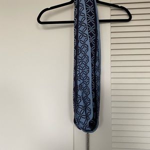 Reversible infinity scarf